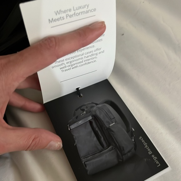 Ricardo Beverly Hills Rodeo Drive 2.0 Convertible Backpack - Picture 11 of 13